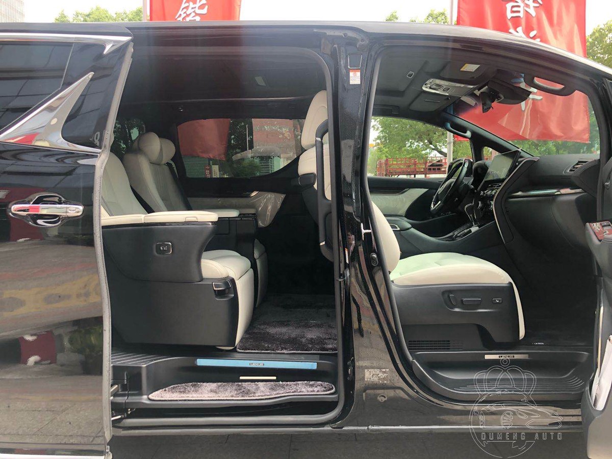 雷克薩斯LM300商務(wù)車7座