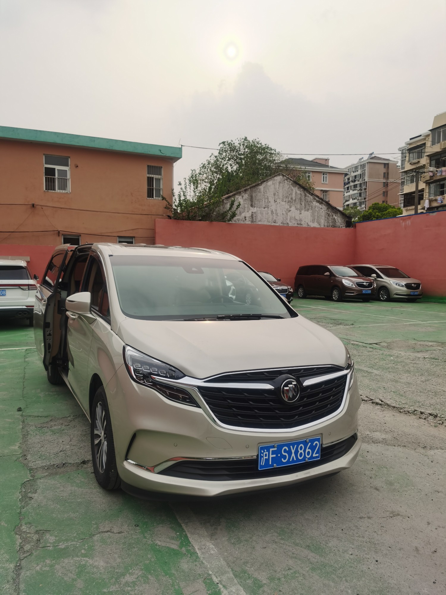 虹橋租車(chē),上海機(jī)場(chǎng)接送,上海班車(chē)租賃,上海旅游租車(chē)